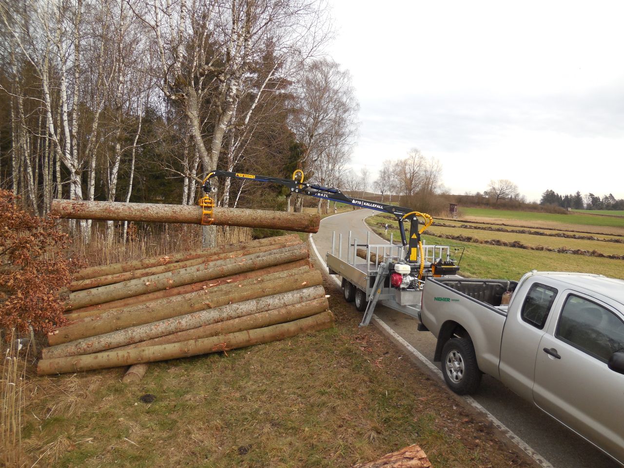 300x225 images produkte pkwanhaenger pkw anhaenger mit forstkran 3